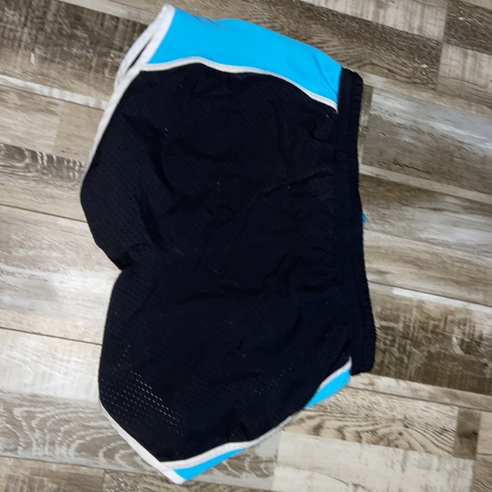Shorts - Picture 5 of 5